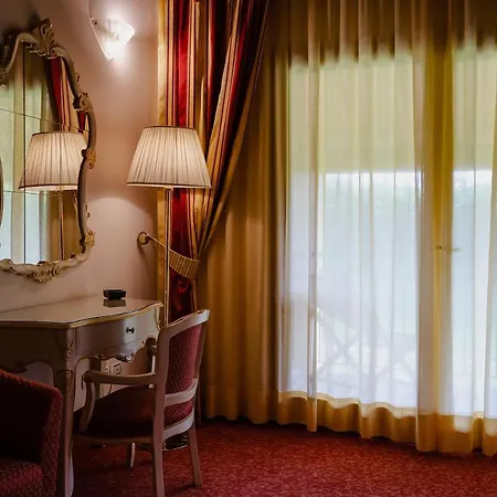Hotel Canova 3*