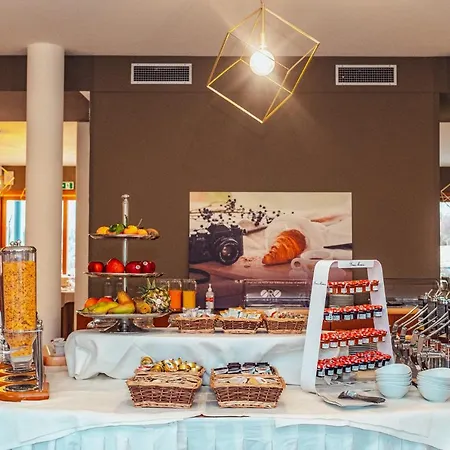 Canova Hotel 3*